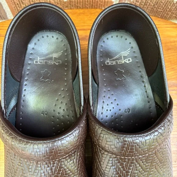 Dansko Textured Leather mule Brown Clogs nurse shoes Size 40 (US 9.5) - Picture 4 of 10